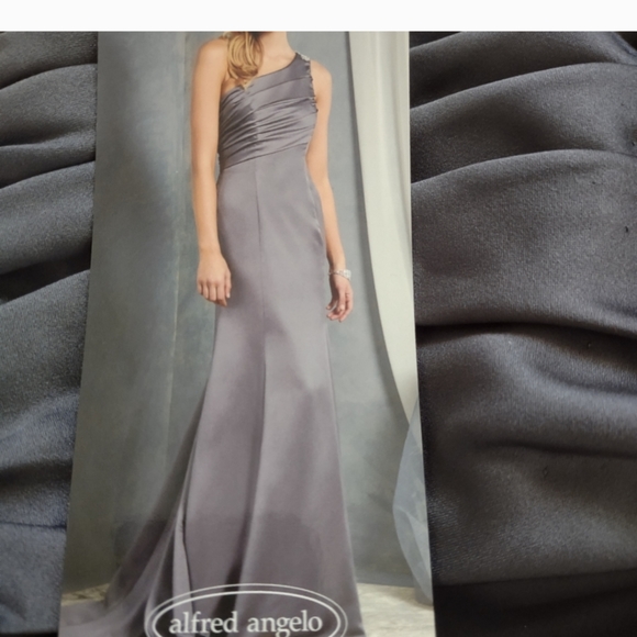 New 🎀 Alfred Angelo One shoulder crystals asymmetric train gown maxi dress